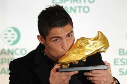 رونالدو يتوج بجائزة الحذاء الذهبي الأوروبية للمرة الثالثة