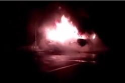 بالفيديو.. حريق لحافلة نقل المسافرين بالأخضرية في البويرة