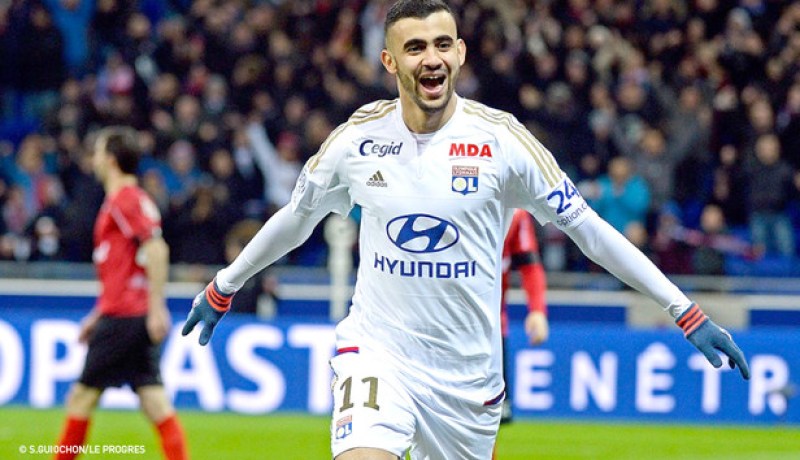 فياريال يستهدف ضم غزال وميلان الأقرب للتعاقد معه