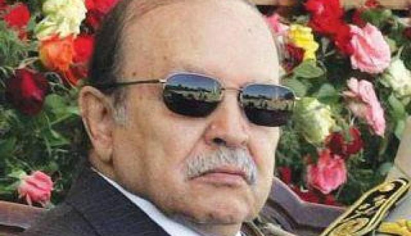 بوتفليقة : انجازات الجيش الوطني الشعبي تشكل مصدر فخر و اعتزاز