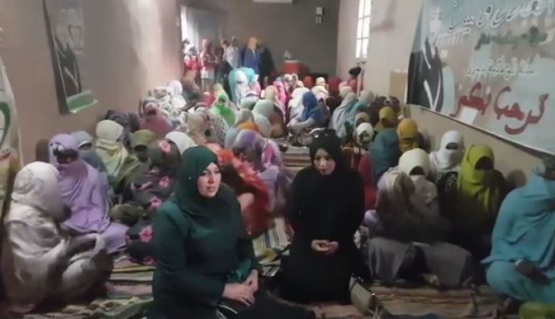 بالفيديو.. نعيمة صالحي تستغل الدين في ممارسة السياسة وتستجدي الأصوات بالمديح الديني