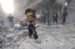احتدام الاشتباكات بين القوات السورية والمعارضة في حلب ومقتل 3 صحفيين بدرعا