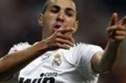 فيرجسون يفكر فى بنزيما