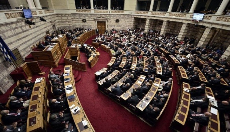 المفوضية الأوروبية تحذر من وصول المتطرفين إلى الحكم في اليونان