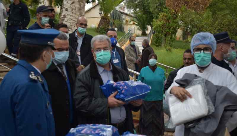 الشرطة في زيارة مجاملة وتضامن لفائدة مستخدمي السلك الطبي بمستشفى يسعد خالد بمعسكر