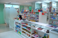 إلغاء 54 اعتمادا لفتح صيدليات عشوائية