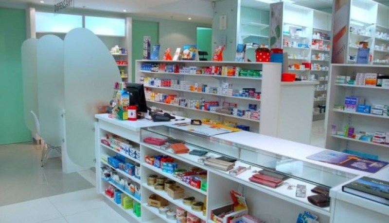 إلغاء 54 اعتمادا لفتح صيدليات عشوائية