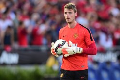 مانشستر يونايتد يضم حارس برشلونة السابق فالديز