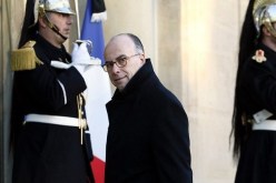 وزير الداخلية الفرنسي يدين الهجمات على المساجد بعد حادث تشارلي إيبدو