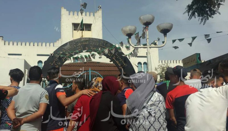 بالصّور..فرحة عارمة لدى عائلات مساجين الحراش المُفرج عنهم