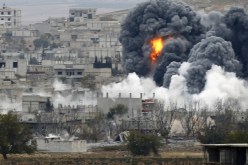 مقتل 14 سوريا من بينهم أطباء ومسعفين في غارة على ريف حلب