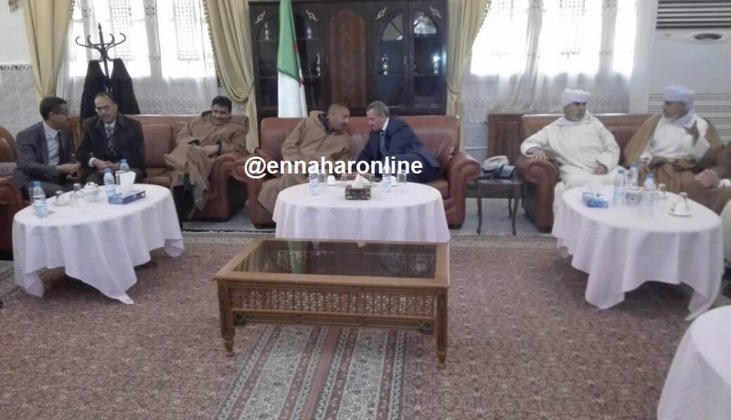 والي بشار يتدخل ويُقنع مسيري الساورة بالتراجع عن الإستقالة الجماعية 