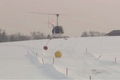 بالفيديو لعبة غولف تمارس بالمروحيات في موسكو