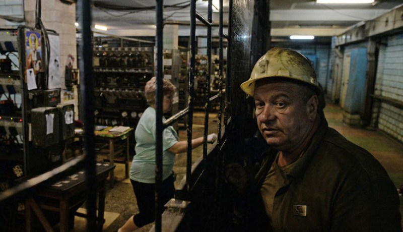 ارتفاع حصيلة الانفجار في منجم دونيتسك إلى 24 شخصا