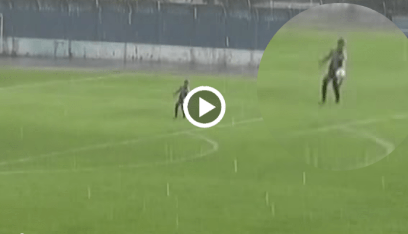 فيديو لحارس يسجل هدف من مرمى إلى مرمى