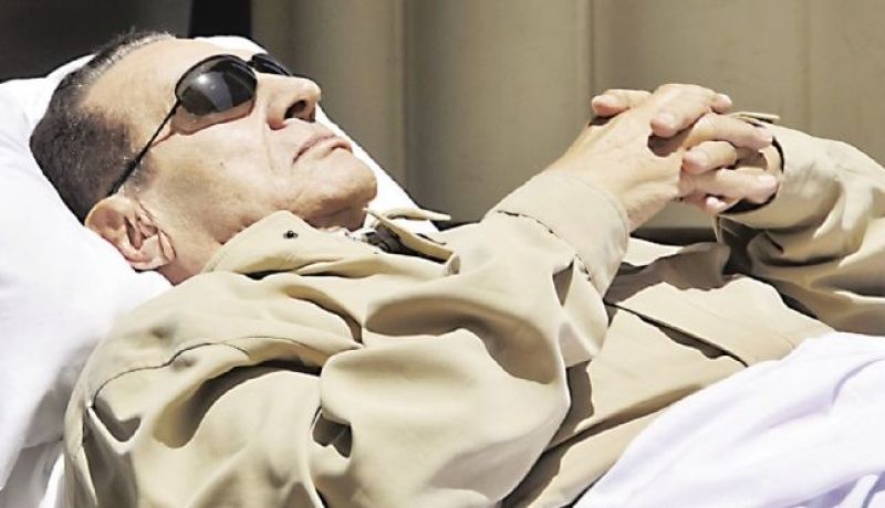 مبارك وأركان نظامه أمام النقض في ديسمبر