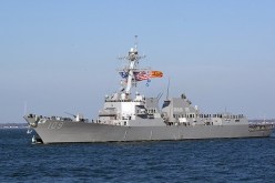 المدمرة جيسون دونهام الأمريكية تدخل البحر الأسود