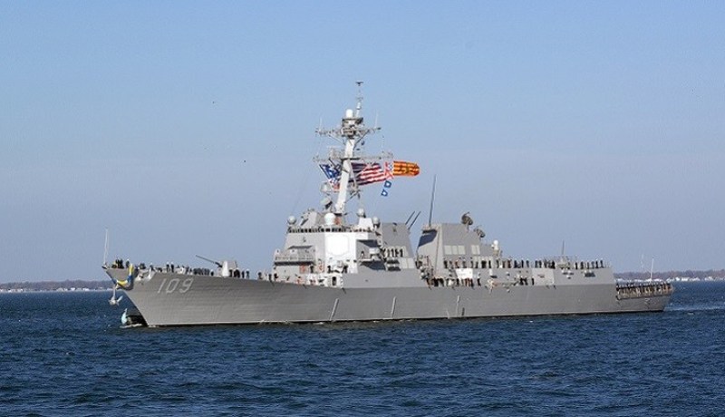 المدمرة جيسون دونهام الأمريكية تدخل البحر الأسود