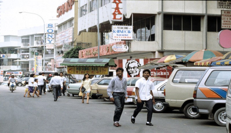 مقتل 6 بينهم مسؤولون ماليزيون بتحطم مروحية شرقي البلاد