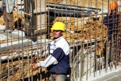 الحبس لمشغلي القصر وغرامات عن كل عامل يتقاضى أقل من السميڤ