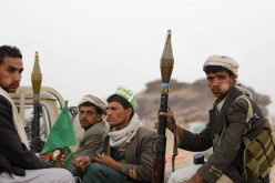 ميليشيا الحوثي تقصف منازل المواطنين وتختطف 20 شخصا في وسط اليمن