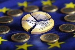 اليورو يواصل تراجعه مع زيادة المخاوف بشأن اليونان