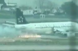 هبوط اضطراري لطائرة تركية في اسطنبول بعد اشتعال محرك