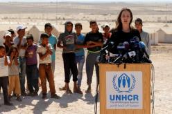 أنجلينا جولي تفاجئ اللاجئين السوريين في الأردن وتوجّه رسالة إلى قادة العالم