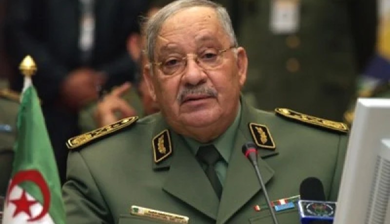 الفريق قائد صالح يقوم بزيارة عمل وتفقد الى الناحية العسكرية الثالثة في بشار