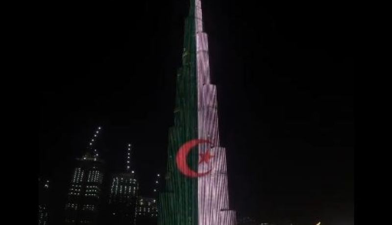 “برج خليفة” يتزين بالعلم الجزائري إحتفالا بذكرى 1 نوفمبر