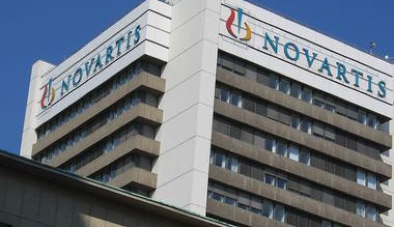 مجمع “نوفارتس” يمنح مستلزمات طبية للصيدلية المركزية للمستشفيات