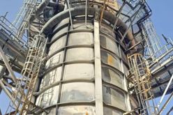 حكار يعاين الأضرار التي خلفها حريق حقل المرق النفطي