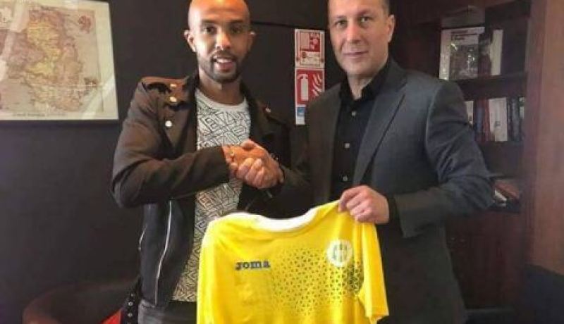 رسميا.. شبيبة القبائل تضمن خدمات مدافع مغترب