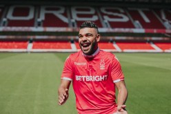 بالفيديو.. سوداني يشارك في أول حصة تدريبية له رفقة نوثينغهام