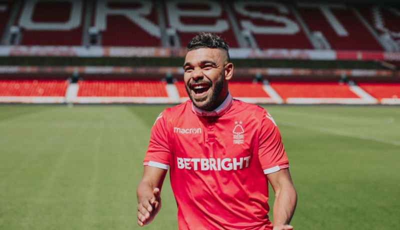 بالفيديو.. سوداني يشارك في أول حصة تدريبية له رفقة نوثينغهام