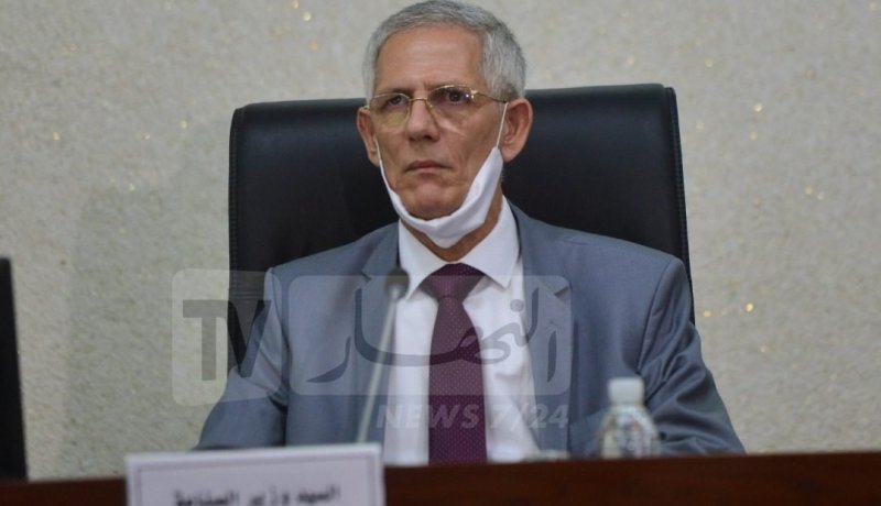 وزير الصناعة: شبكات وعصابات منظمة تنتظر جمع “الخردة” من السيارات لتوجيهها للسوق الجزائرية