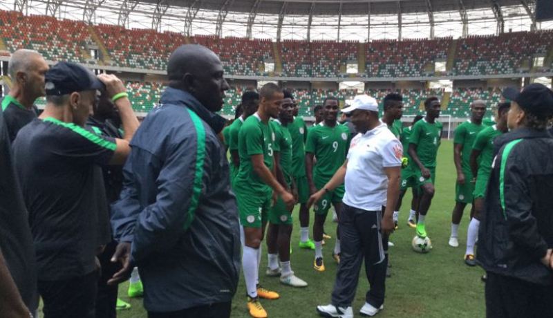 بالفيديو ..نيجيريا تقصف الكاميرون ومهة الخضر تتعقد   