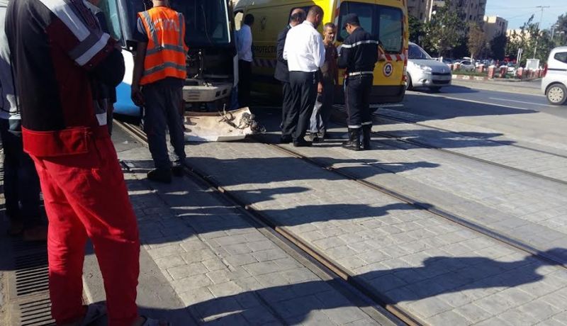 بالصور الترامواي بالديار الخمس يتعرض لحادث مرور