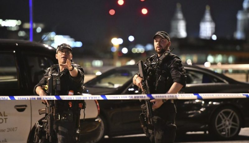 شرطة لندن تتعامل مع حادث دهس المصلين كعمل إرهابي !!