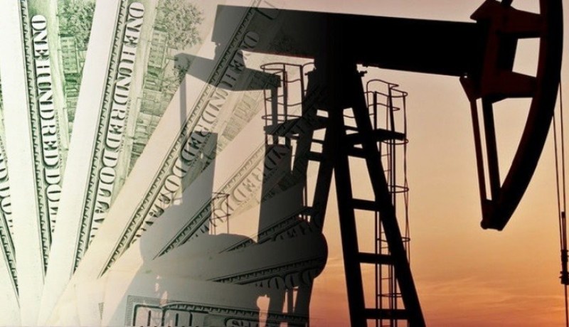 أسعار النفط تتراجع بعد ارتفاع الدولار