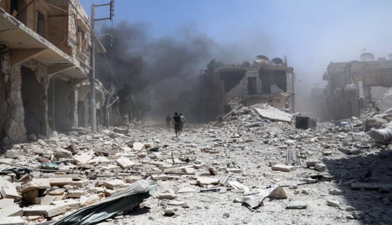 مقتل وإصابة 33 شخصا في غارات وقصف على عدة أحياء بمدينة حلب السورية