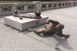 مجهولون يحطمون تمثال ميسي ببوينس آيرس