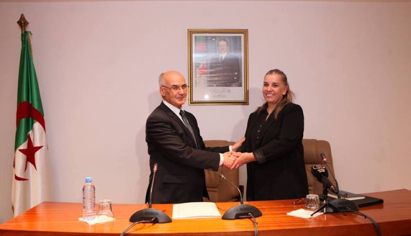 جميلة تمازيرت تتسلم مهامها كوزيرة للصناعة والمناجم