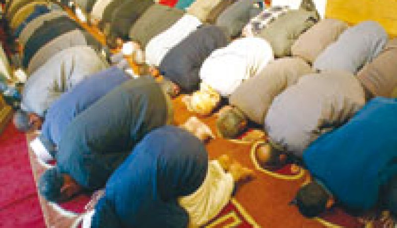 أئمة مساجد الجزائر يدعون الى الهدوء و يبرزون نعمة الأمن