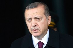 أردوغان يرفع دعوى ضد صحيفة اتهمته بتسليم أسلحة لمسلحين بسوريا