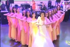 شاهد ماذا فعلت هذه العروس يوم زفافها