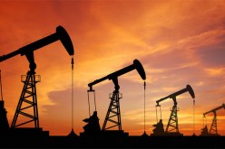 أسعار النفط تهبط بعد قرار أوبك والبيانات الصينية