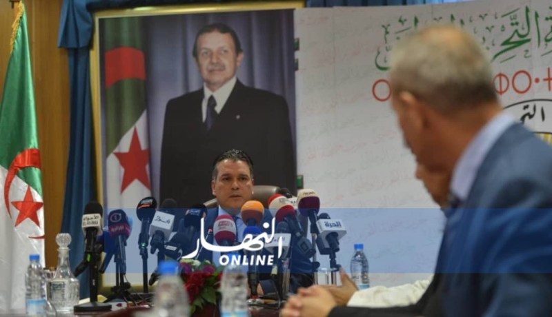 بوشارب: حل البرلمان من صلاحيات رئيس الجمهورية.. ولا أحد يجرؤ على الكلام