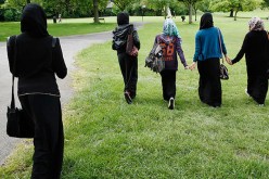 نساء ترغبن في الستر والهناء