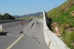 إنهيار أرضي على مستوى الطريق السيار بعين الحوت في تلمسان